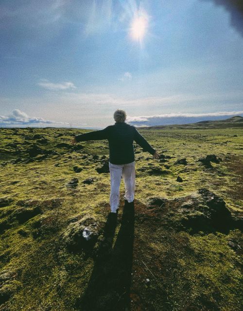 From Reykjavik: Golden Circle, Fridheimar & Lagoon Day Tour - Witnessing the Strokkur Geyser