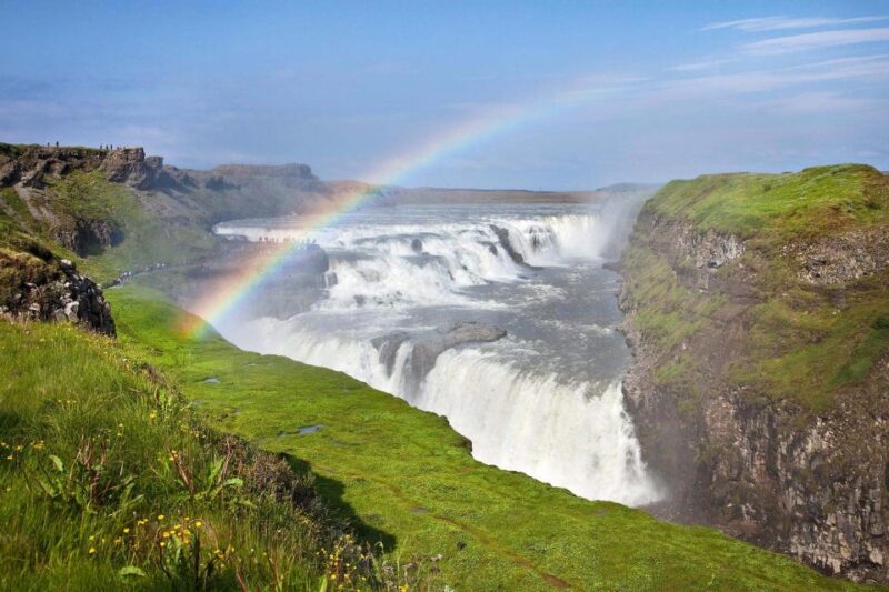 From Reykjavik: Golden Circle Guided Tour & Sky Lagoon Visit - Experience Features
