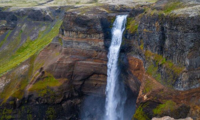 From Reykjavik: Landmannalaugar & Háifoss Waterfall Tour - Natural Beauty