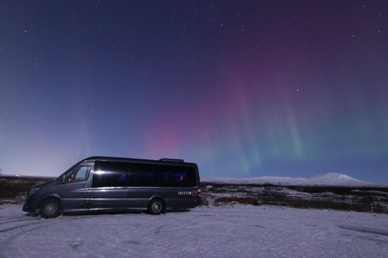 From Reykjavik: Northern Lights Tour With Hot Cocoa & Photos - Complimentary Offerings