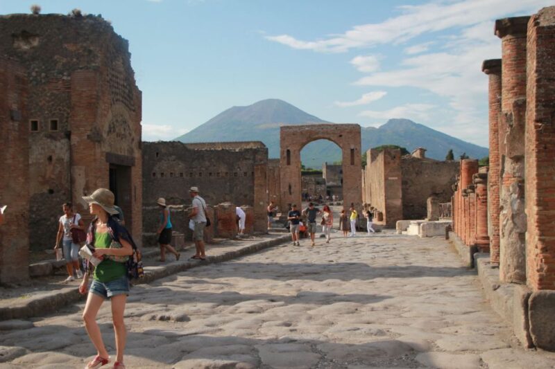 From Rome: Day Tour of Pompeii and Positano - Key Points