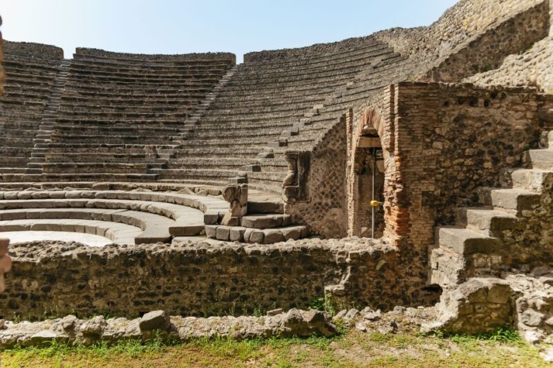 From Rome: Pompeii and Mount Vesuvius Day Trip With Lunch - Guided Tour of Pompeii