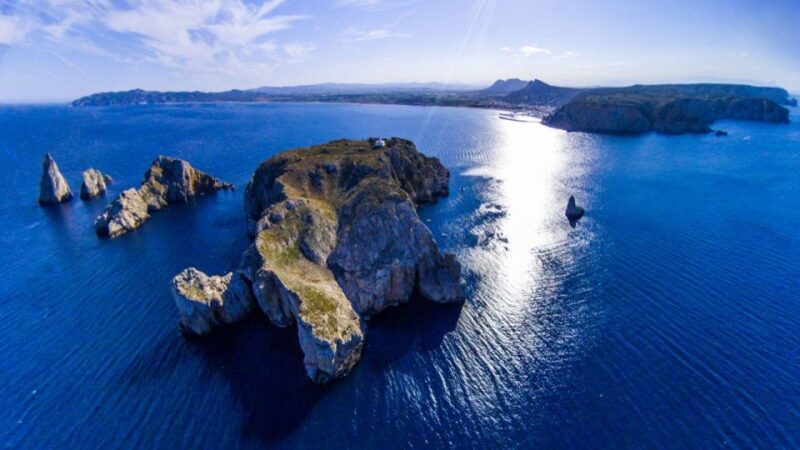 From Roses: Medes Islands Boat Tour With El Estartit Visit - Visiting El Estartit
