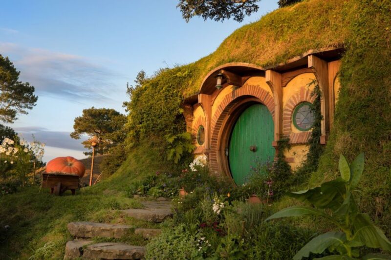 From Rotorua: Hobbiton Movie Set Tour With Festive Lunch - Experience Highlights