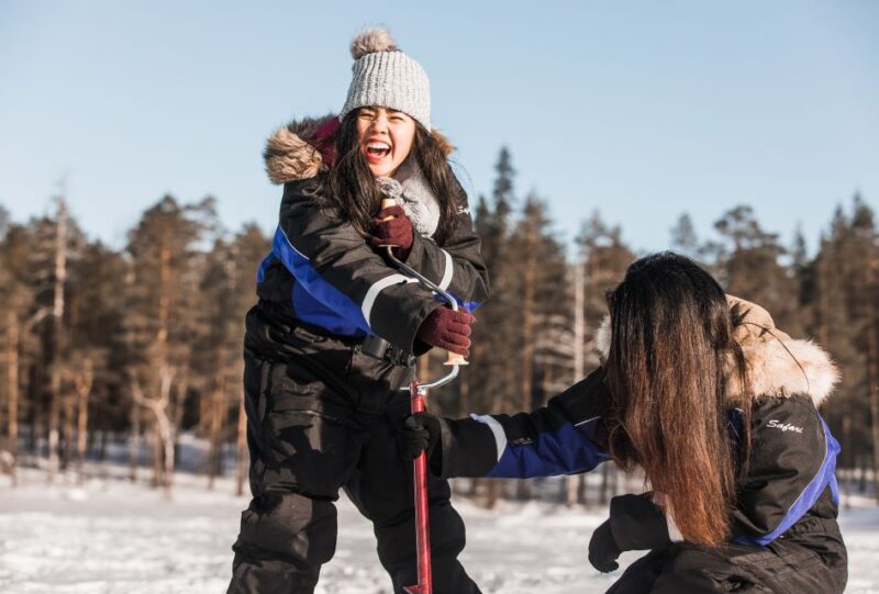 From Rovaniemi: Snowshoeing and Ice Fishing Tour - Group Size and Language