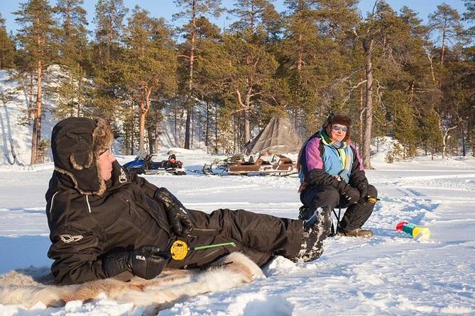 From Saariselkä: Ice Fishing Tour to Lake Inari, Reindeers &Lunch - Key Points
