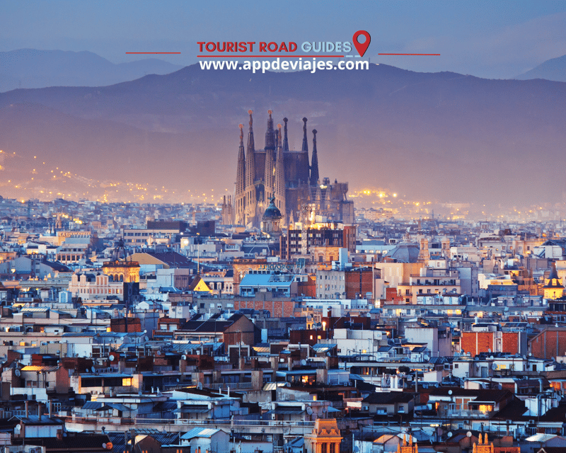 From Salou: Barcelona With Sagrada Familia - Guided Experience