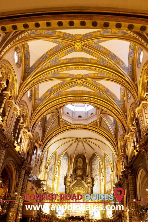 From Salou: Montserrat Monastery & 4 Hours in Barcelona - Itinerary and Highlights