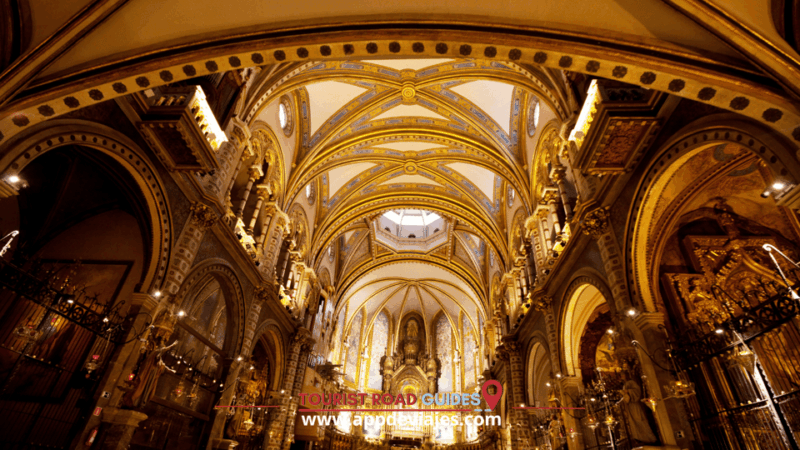 From Salou: Montserrat Monastery & 4 Hours in Barcelona - Transportation and Group Details