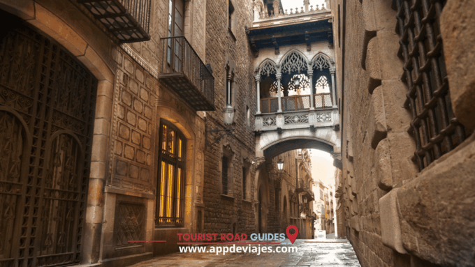 From Salou: Montserrat Monastery & 4 Hours in Barcelona - Sagrada Familia Visit