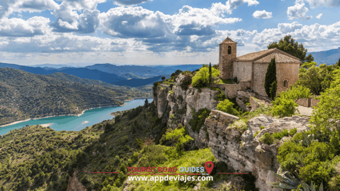 From Salou: Poblet Monastery, Siurana, and Olive Oil Tour - Vehicle Accommodations and Pick-up Locations