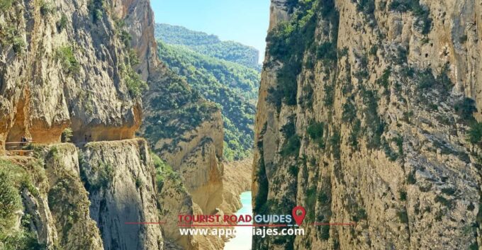 From Salou: Trekking to the Congost De Montrebei & Montblanc - Tour Suitability
