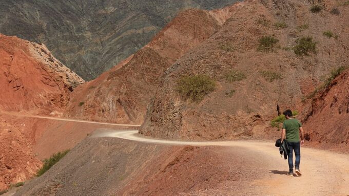 From Salta: Full-Day Trip to Salinas Grandes and Purmamarca - Exploring Salinas Grandes