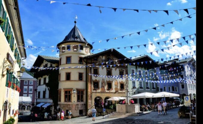 From Salzburg: Private Half-Day Tour of Berchtesgaden - Exploring Berchtesgaden Old Town