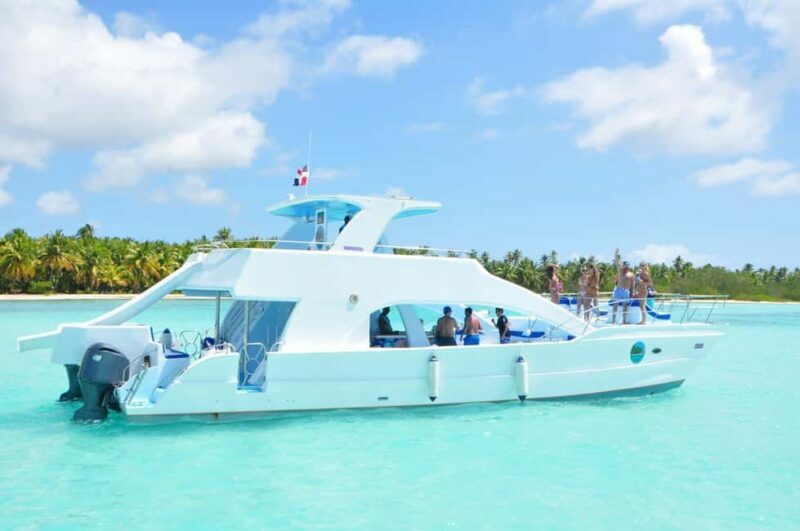 From Samaná: Whale Watching and Cayo Levantado Island Tour - An Authentic Day on the Water and Beach