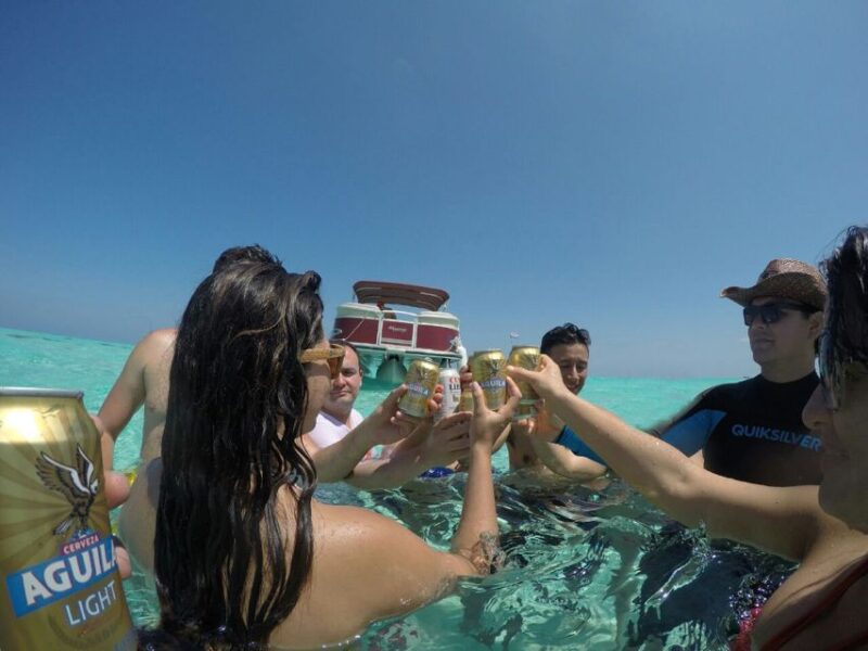 From San Andrés: Full-Day San Andrés Bay Snorkeling Cruise - Boat Amenities