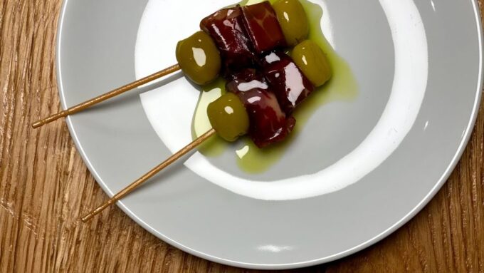 From San Sebastian: Hondarribia Sightseeing and Pintxos - Savor Pintxos in Marina