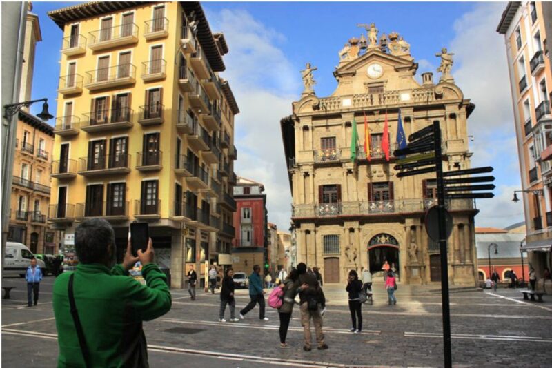 From San Sebastian: Pamplona City Tour - Highlights