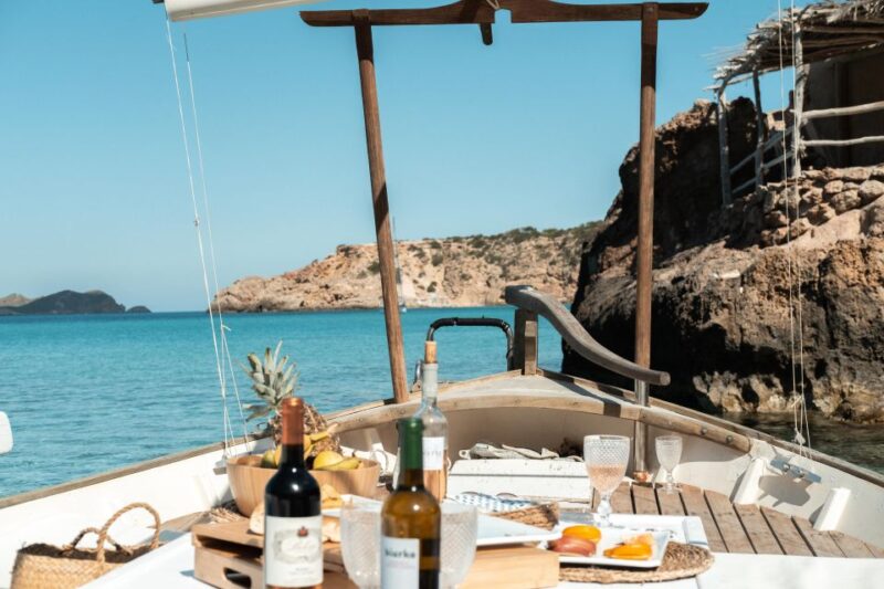 From Sant Josep: Es Vedra & Atlantis Sailboat Cruise - Key Points