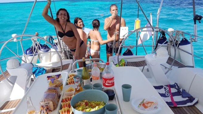 From Santa Teresa: Sailboat Tour to Corsica With Lunch - Tour Pricing