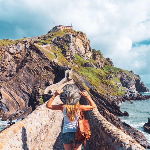 From Santander: San Juan De Gaztelugatxe, Bilbao, and Guggenheim Museum - Uncover the Guggenheim Museum
