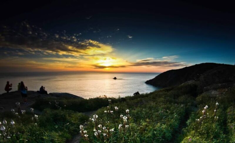 From Santiago: Finisterre Lighthouse Sunset Tour - Transportation and Accessibility