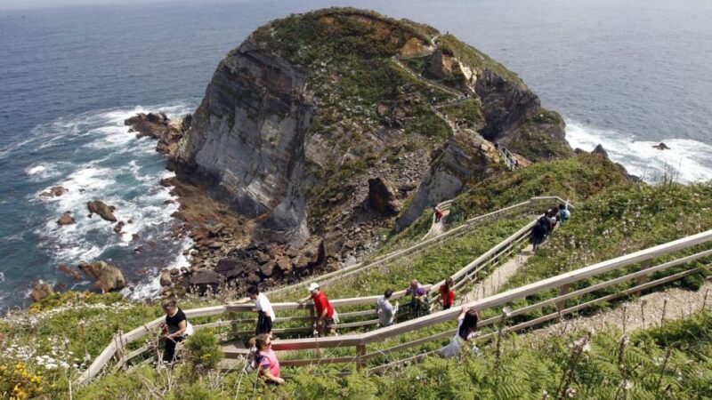 From Santiago: Fuciño Do Porco Hiking Tour - Hiking Trail Difficulty