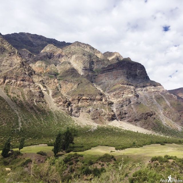 From Santiago: Maipo Canyon Volcano and Hot Spring Tour - Transportation Details