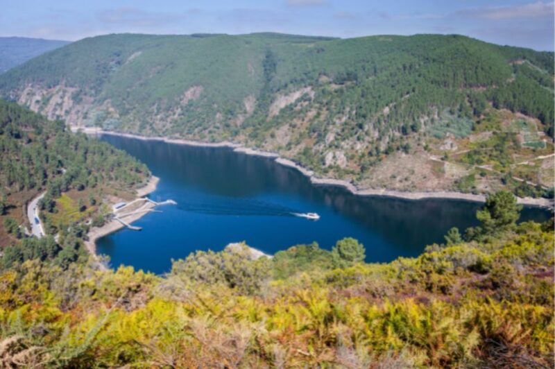 From Santiago: Ribeira Sacra History & Art Trip With Cruise - Inclusions and Amenities
