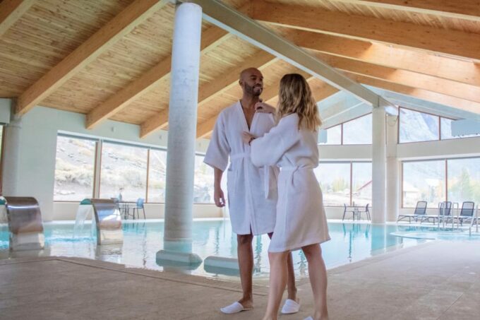 From Santiago: Tour Cajon Del Maipo, Pool and Spa - Roundtrip Transfer Details