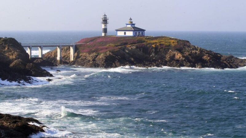 From Santiago: Tour to Cathedral Beach, Asturias, and Pancha - Cathedral Beach Exploration