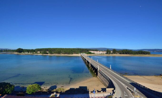 From Santiago: Tour to Rias Baixas With Boat, Seafood & Wine - Rias Baixas: Wine Tasting