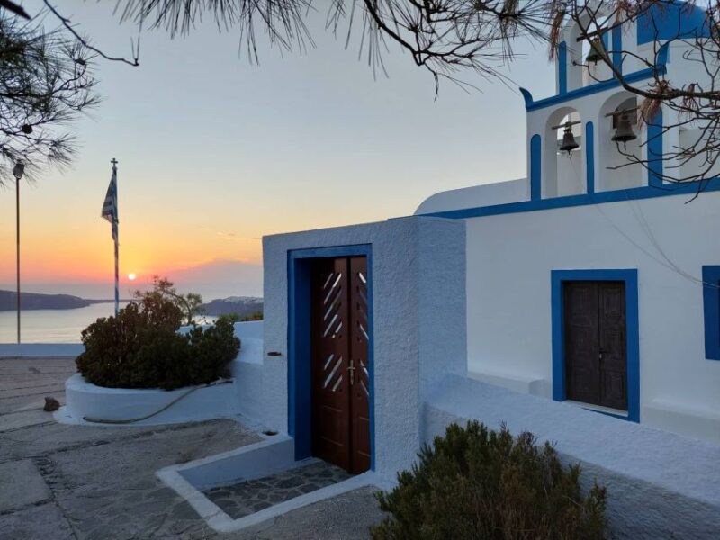 From Santorini: Guided Oia Morning Tour With Breakfast - Key Points