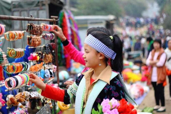From Sapa: Bac Ha Sunday Market and Ethnic Villages Tour - Traditional Flower Hmong Market