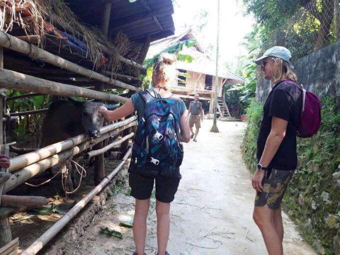 From Sapa: Cat Cat & Sin Chai Villages Private Trekking Tour - Discovering Traditional Black Hmong Homes