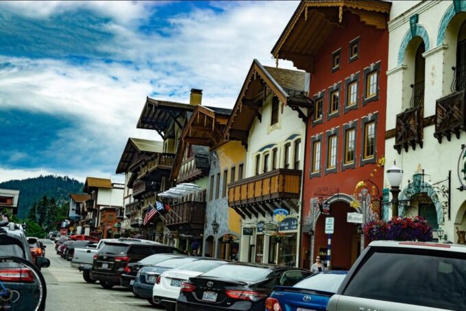 From Seattle: Leavenworth Bavarian Alpine Village Day Trip - Accessibility Considerations