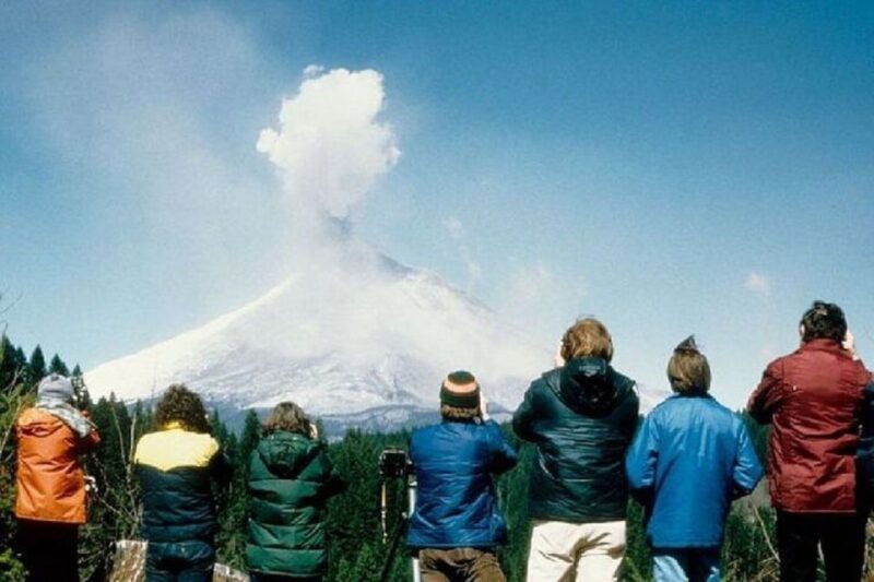 From Seattle: Mt Saint Helen Tour - Johnston Ridge Observatory