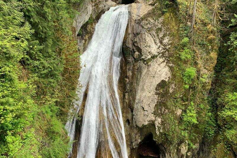 From Seattle: Pacific Northwest Waterfalls & Hiking Tour - Who Should Consider This Tour?