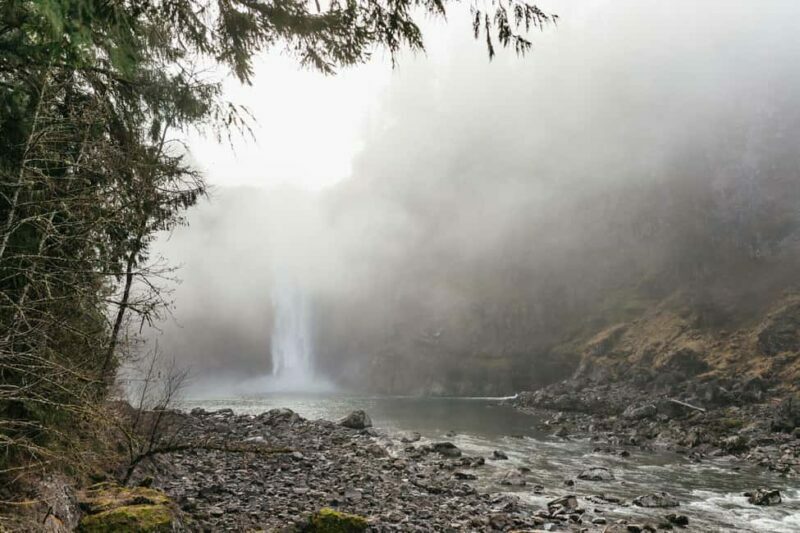 From Seattle: Visit Snoqualmie Falls and Hike to Twin Falls - Exploring Snoqualmie Falls