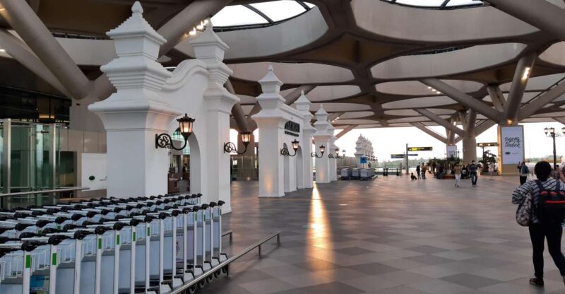 From Semarang or Yogyakarta: Transfer to Hotel or Airport - Private Group Transfer Option