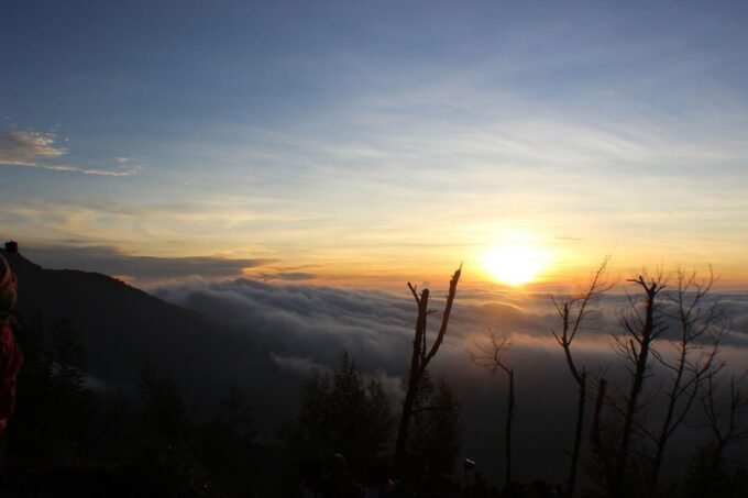 FROM SEMARANG: TRIP TO DIENG SUNRISE/CRATER/COLOR LAKE VIEW - Sunrise Experience at Mt. Sikunir