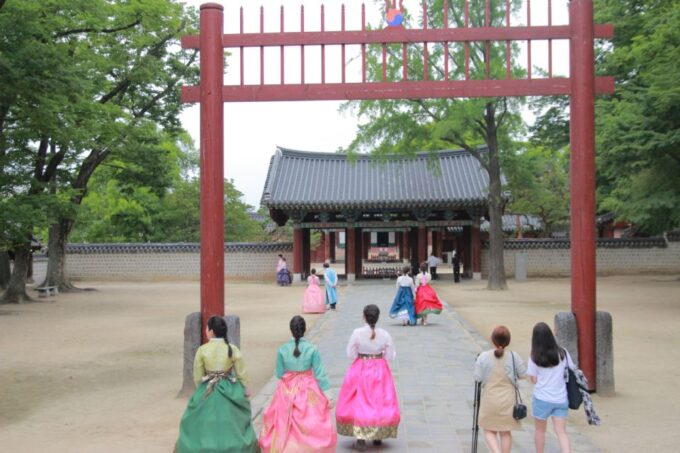 From Seoul: Jeonju Hanok Village Cultural Wonders Day Tour - Tour Logistics
