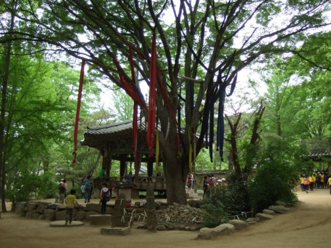 From Seoul: Suwon Hwaseong Fortress and Folk Village Tour - Tour Availability and Booking Information