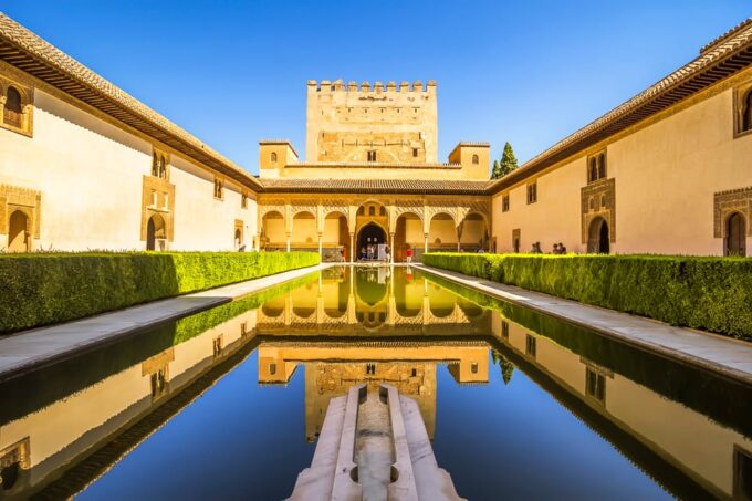 From Seville: Alhambra & Albaicín Private Tour - Lunch in Albaicín or Granada