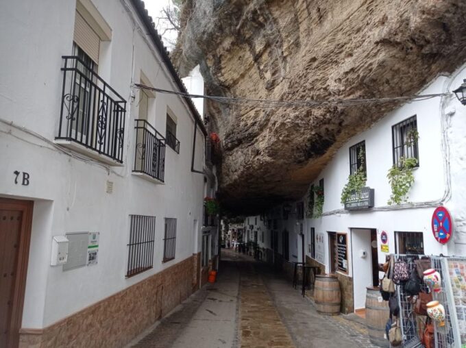From Seville: Ronda and Setenil De Las Bodegas Day Trip - Explore Ronda Freely