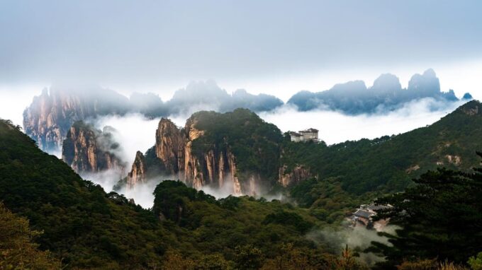 From Shanghai: 3-Day Private Huangshan Mount Tour& Peak Stay - Hongcun Village Exploration