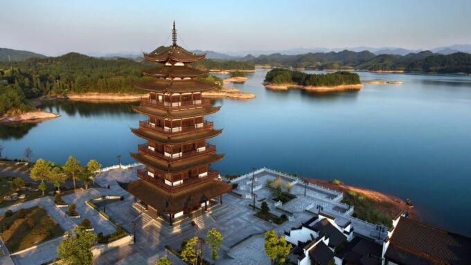 From Shanghai: Hangzhou Private Day Trip by Bullet Train - Longjing Tea Experience