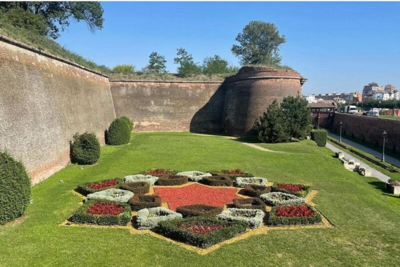From Sibiu: Alba Carolina Citadel and Corvins Castle Tour - Itinerary