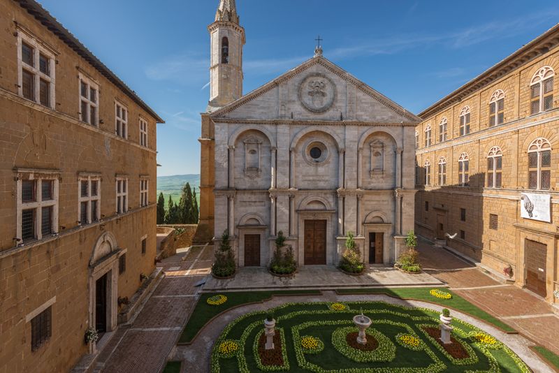 From Siena: Pienza and Montepulciano Small-Group Tour - Exploring Medieval Pienza