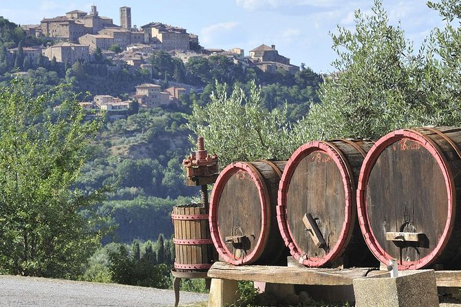 From Siena: Pienza and Montepulciano Wine Tour - Admiring Piazza Pio II